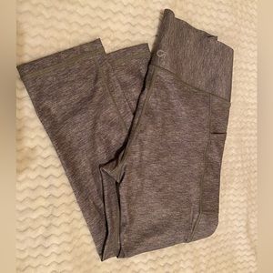 Gap Fit Sculpt Revolution Gray Cropped Legging Size Small